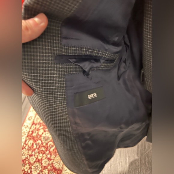 Hugo Boss size 36R wool gray check suit (30/30 pants but can be tailored) - Picture 3 of 5